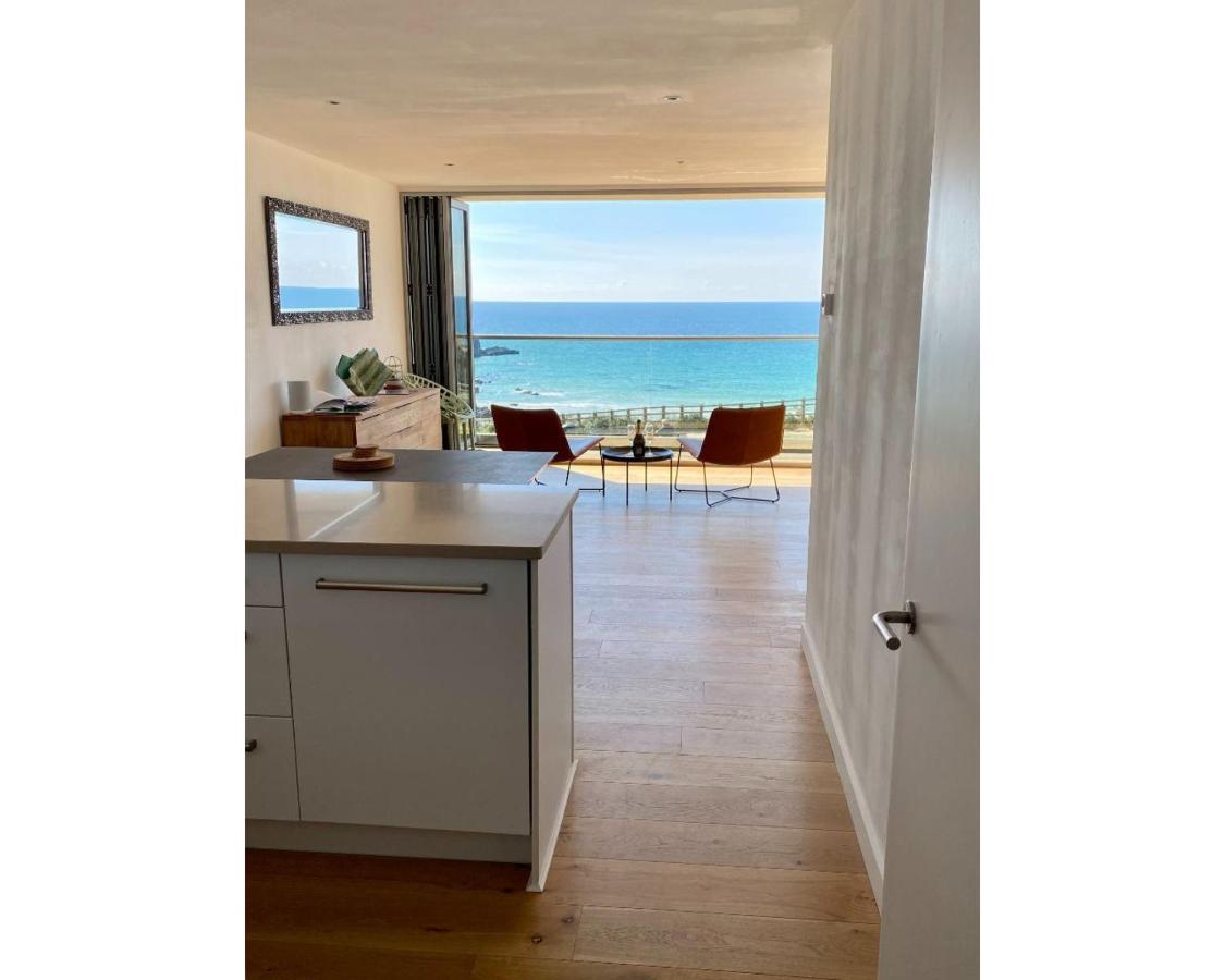 Sunset Waves Sea View Apartment Featuring Panoramic Views & Parking New Quay Eksteriør bilde