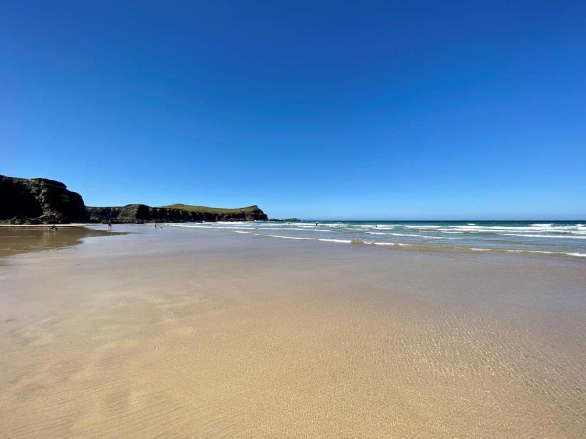 Sunset Waves Sea View Apartment Featuring Panoramic Views & Parking New Quay Eksteriør bilde