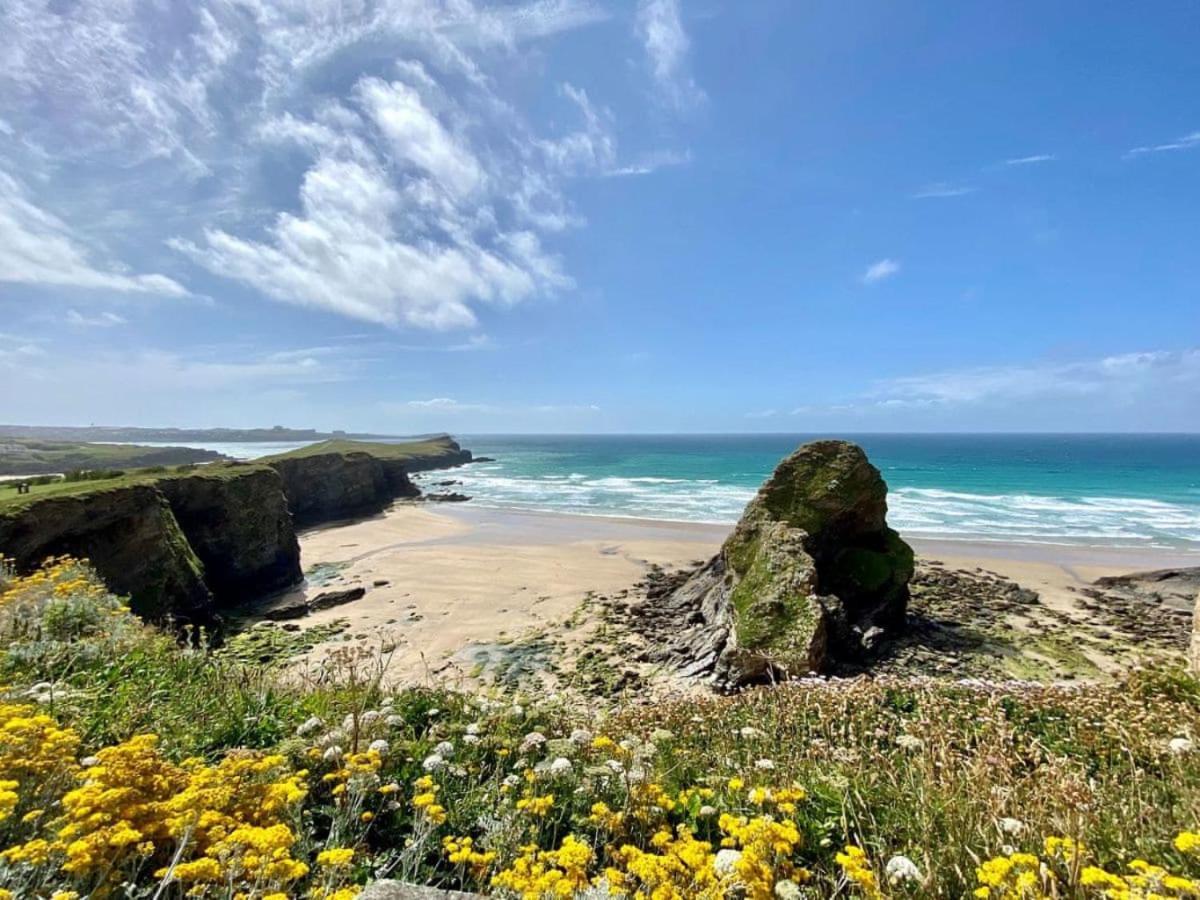 Sunset Waves Sea View Apartment Featuring Panoramic Views & Parking New Quay Eksteriør bilde