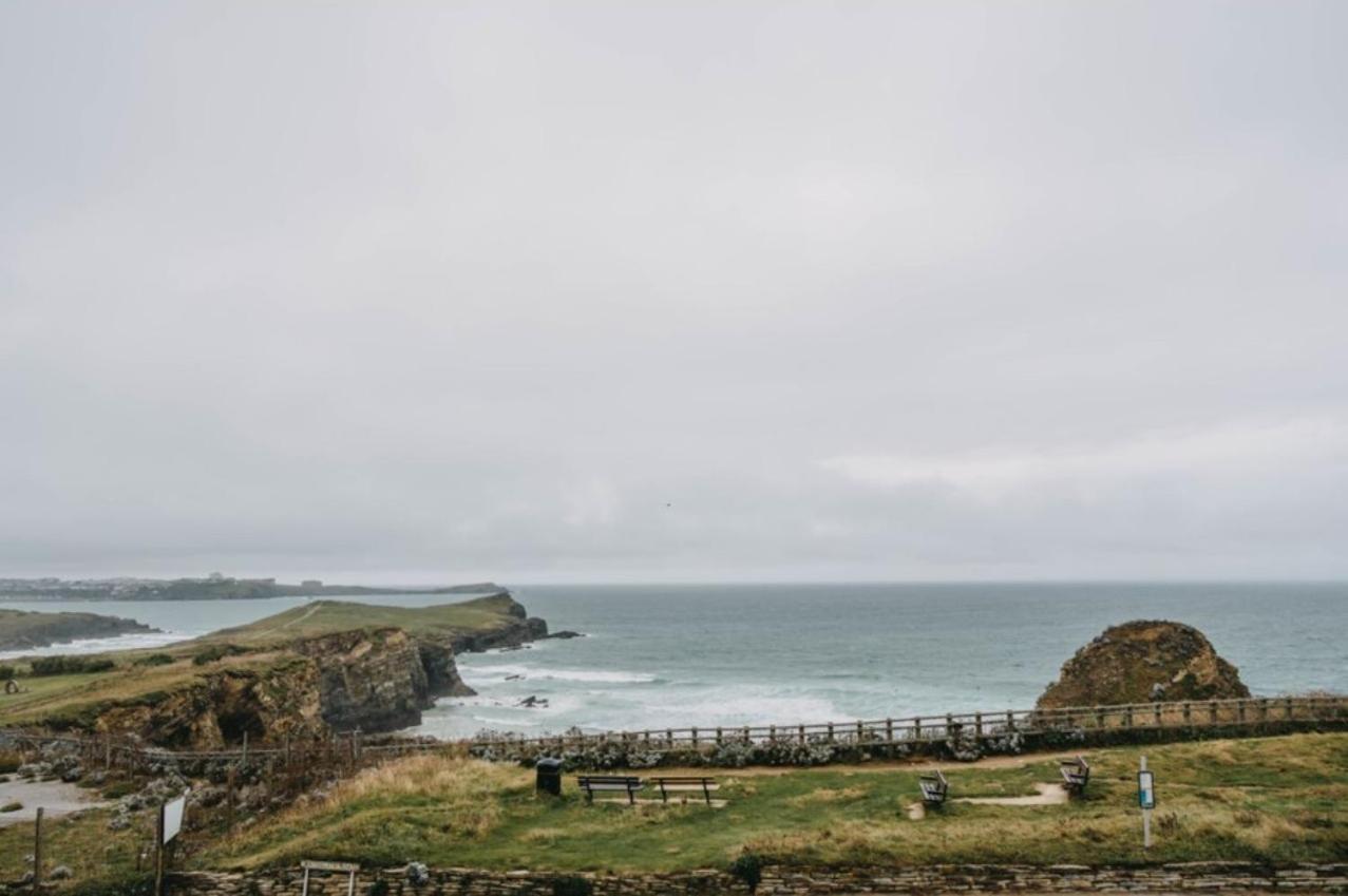 Sunset Waves Sea View Apartment Featuring Panoramic Views & Parking New Quay Eksteriør bilde